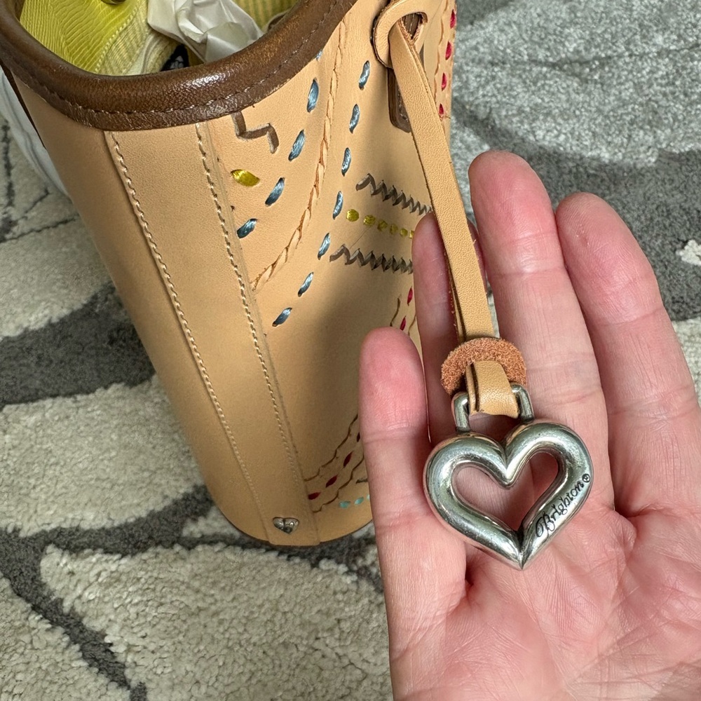 ❤️ Brighton Handbag - Picture 5 of 12